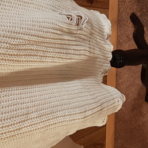 🥀NWT BiBi White Distressed Long-Sleeve Sweater (XL)🥀 - Picture 5 of 9